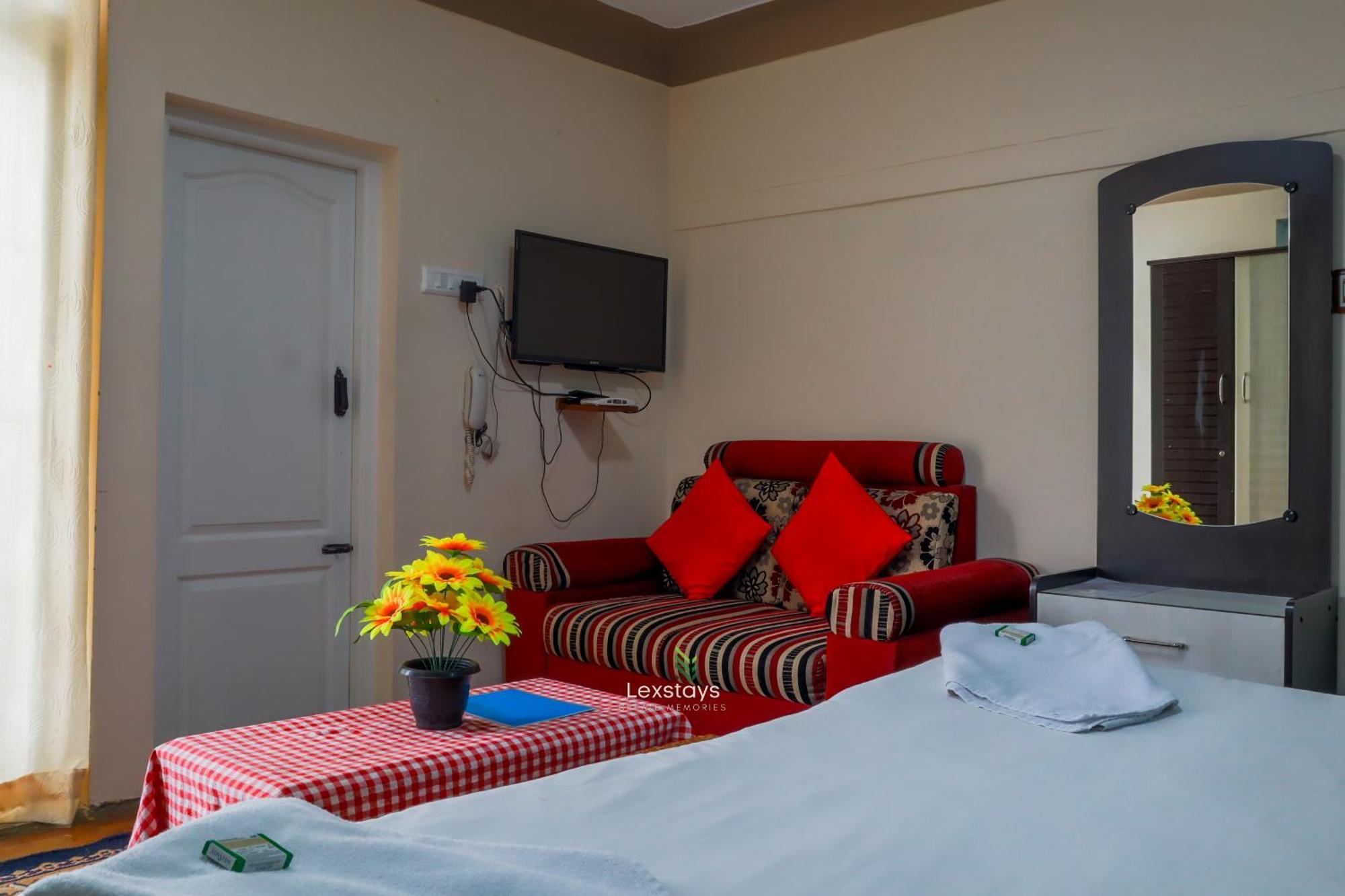 Vijaya Deepa Guest House By Lexstays 쿠누르 외부 사진